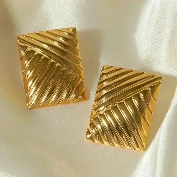 Yellow Gold Women's 18K Gold Plated Stainless Steel Striped Earring - Picture 7 of 10
